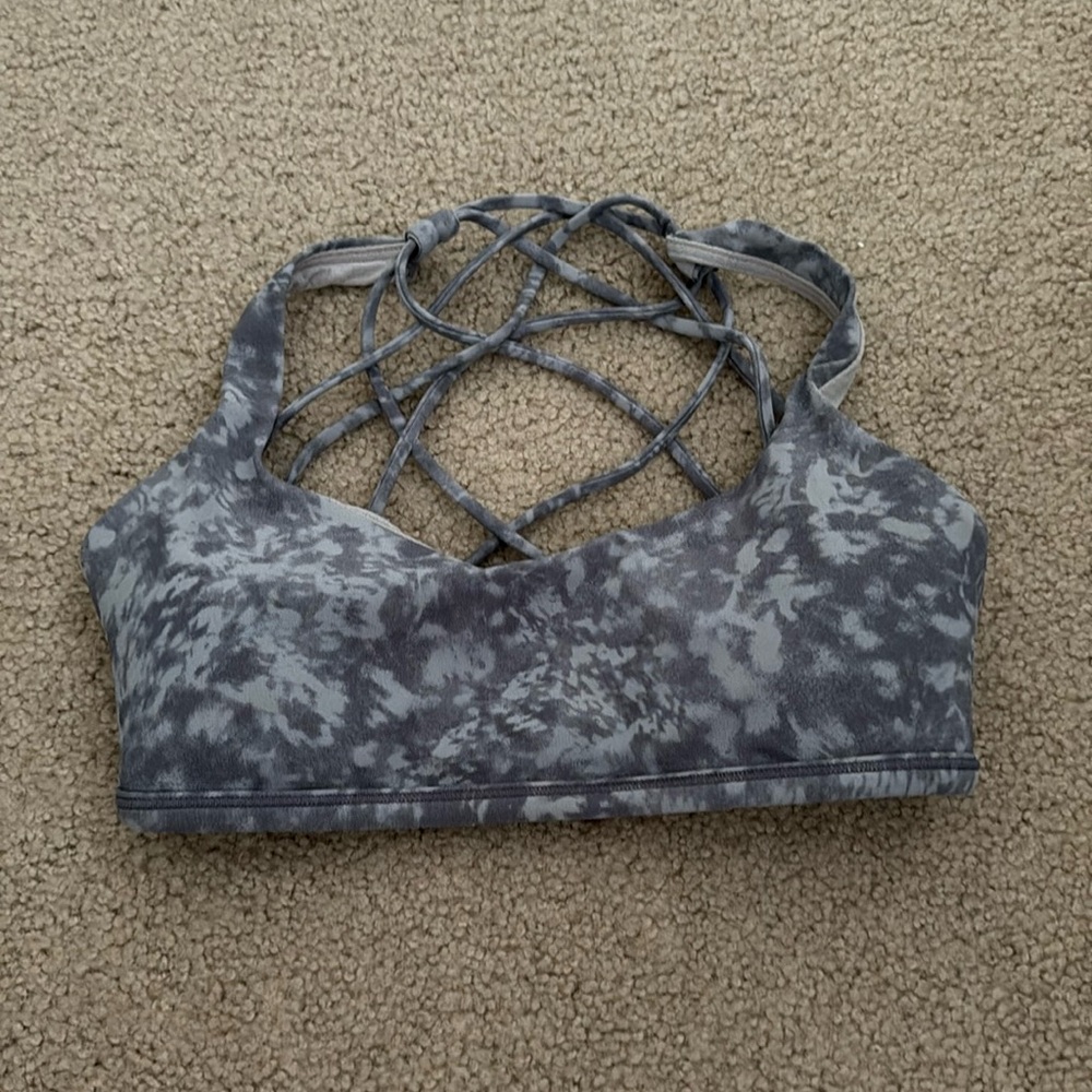 Lululemon super cute sports bra